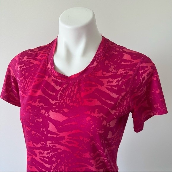 Under Armour Pink Animal Print Fitted Tee M Leopard Heat Gear - Picture 2 of 7